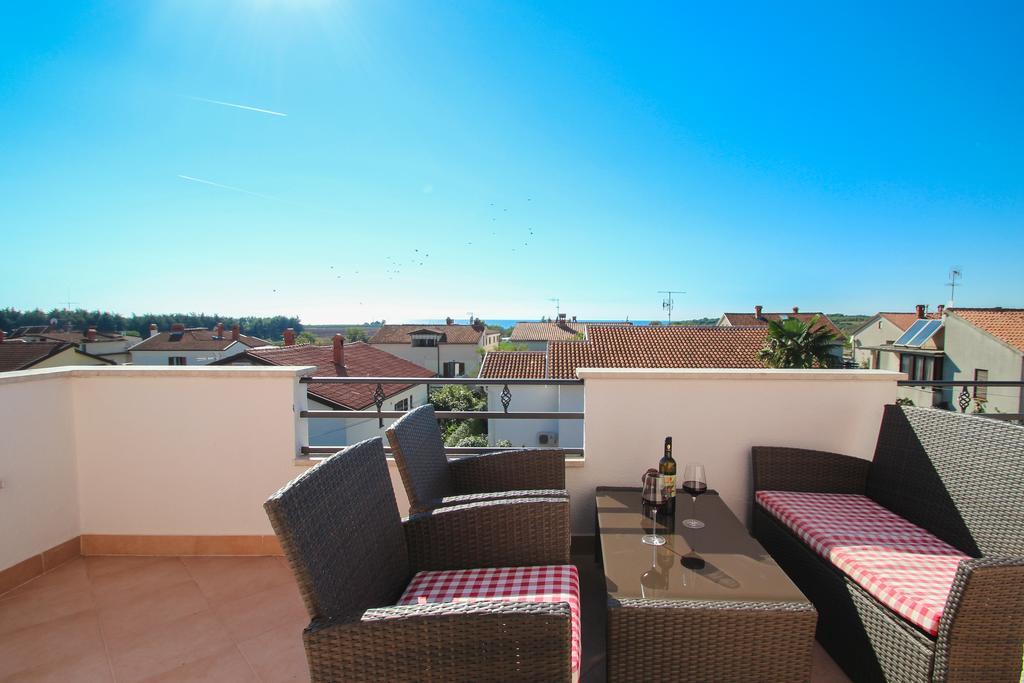 Apartments Miani Novigrad Istria Eksteriør bilde